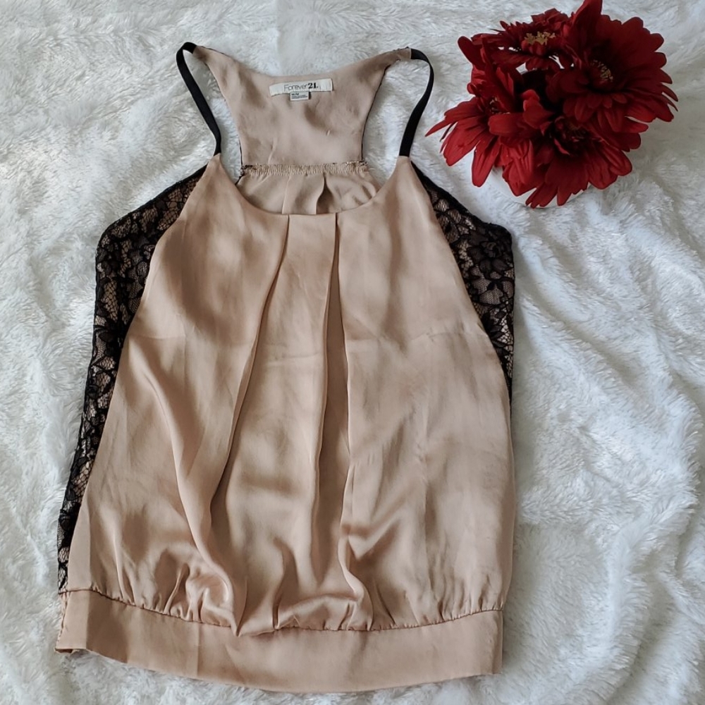 Beige/Black Top